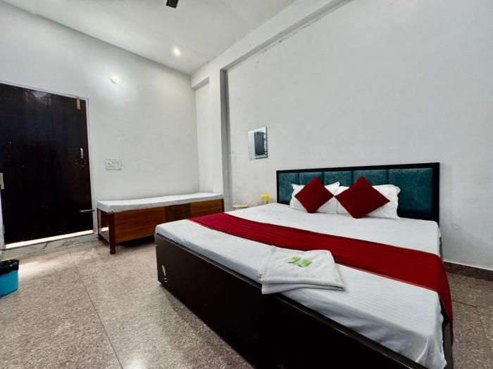 hotel radha aradhya sadan