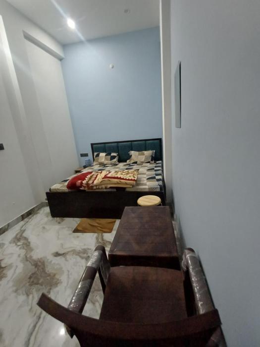 hotel radha aradhya sadan