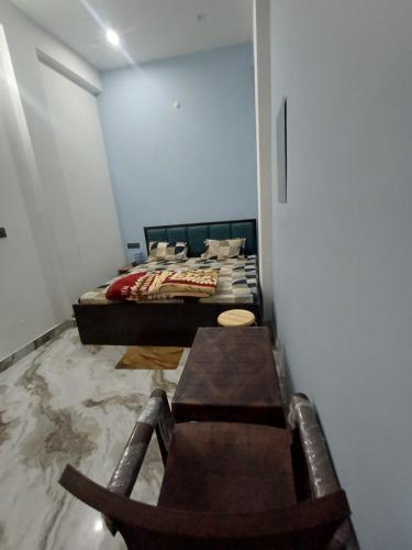 hotel radha aradhya sadan