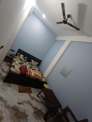 hotel radha aradhya sadan