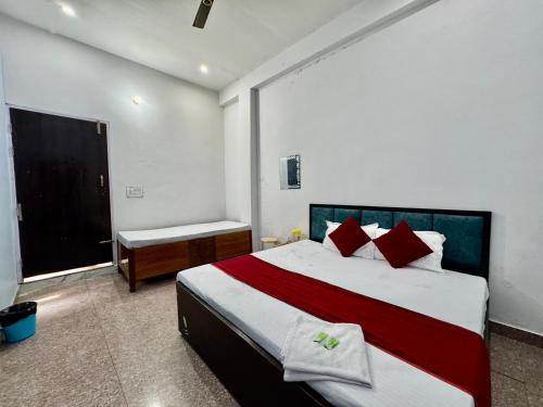 hotel radha aradhya sadan