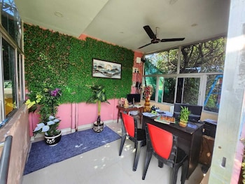 Purni Hotel,,2 star