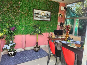 purni hotel