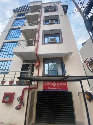 hotel lilly grand