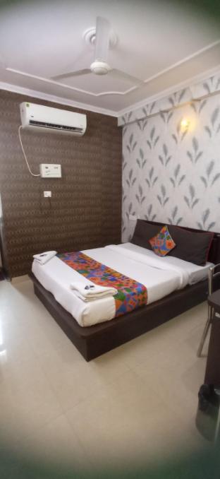 hotel lilly grand