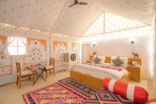 sand world desert camp