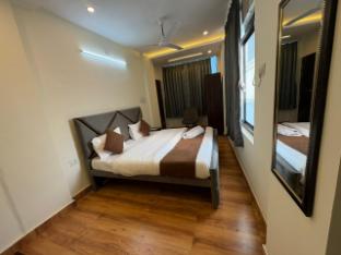 aks grand hotel in varanasi