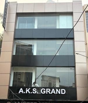 aks grand hotel in varanasi