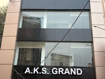 aks grand hotel in varanasi