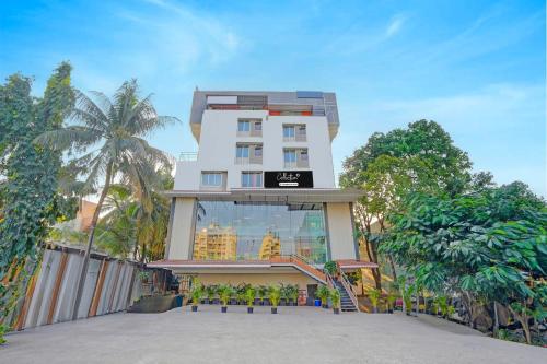 Super Collection O Baner Hillview Pune Formerly Siri Lodge,,4 star