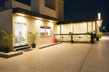 vanam hotel and resorts