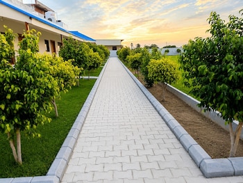 vanam hotel and resorts
