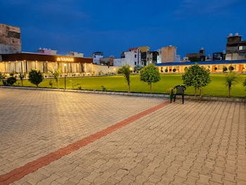 vanam hotel and resorts