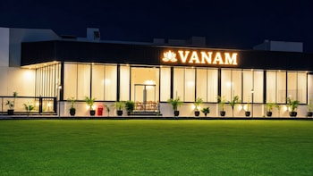 vanam hotel and resorts