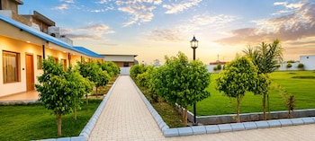 vanam hotel and resorts