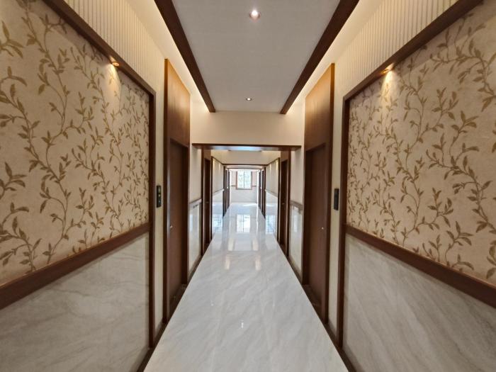 hotel saffron grand thane