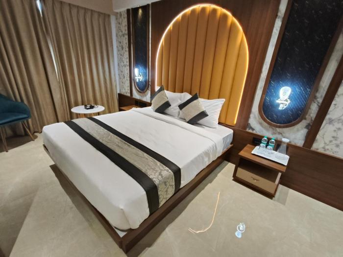 hotel saffron grand thane