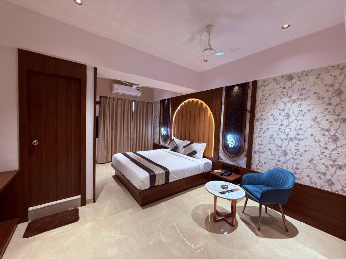 hotel saffron grand thane