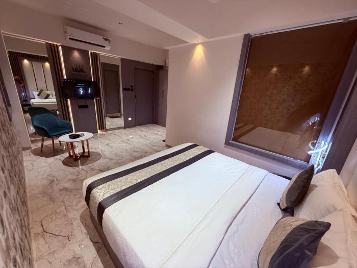 hotel saffron grand thane