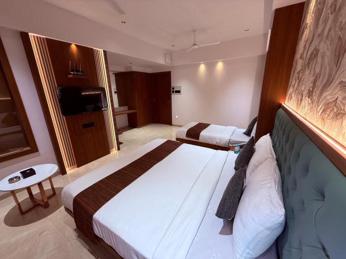 hotel saffron grand thane