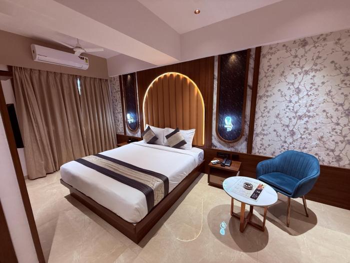 hotel saffron grand thane