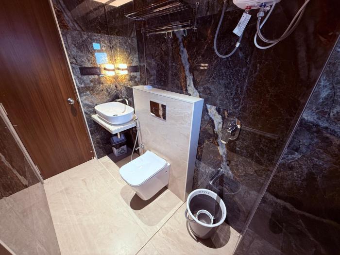 hotel saffron grand thane