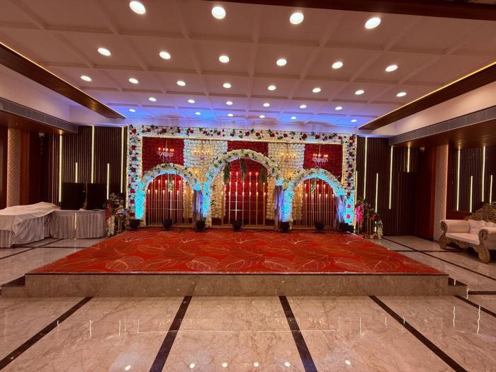 hotel saffron grand thane