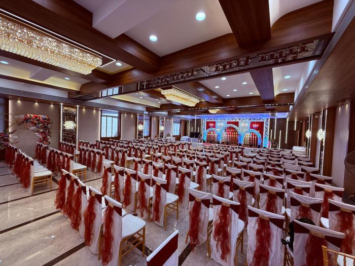 hotel saffron grand thane