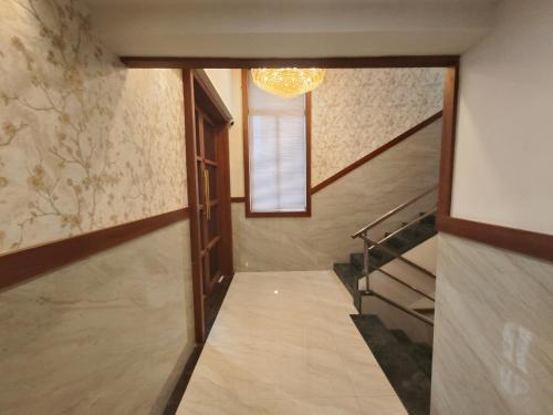 hotel saffron grand thane