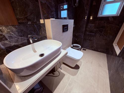 hotel saffron grand thane