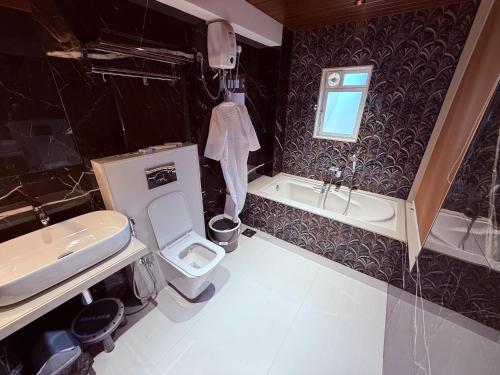 hotel saffron grand thane