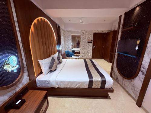 hotel saffron grand thane