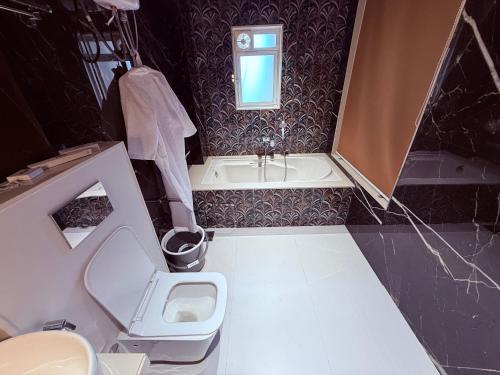 hotel saffron grand thane