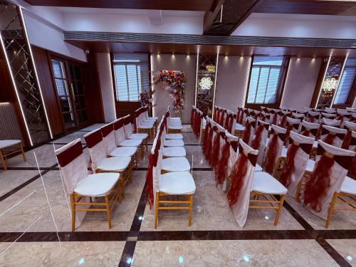 hotel saffron grand thane