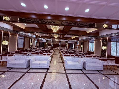 hotel saffron grand thane