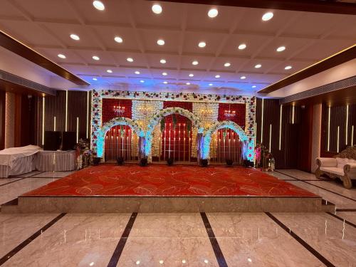hotel saffron grand thane