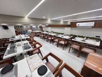 hotel grand madhuram