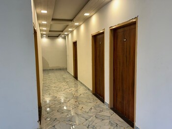 Maharaja Hotel And Dhaba,,3 star