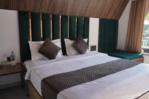 jungle walker resort