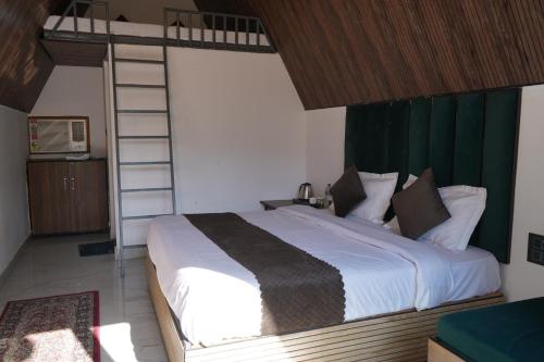jungle walker resort