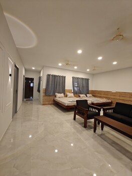 Hotel Mauris & Restaurant By Wishotel,,2 star