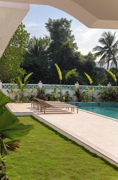 Yellowstone Resort Arambol,,3 star