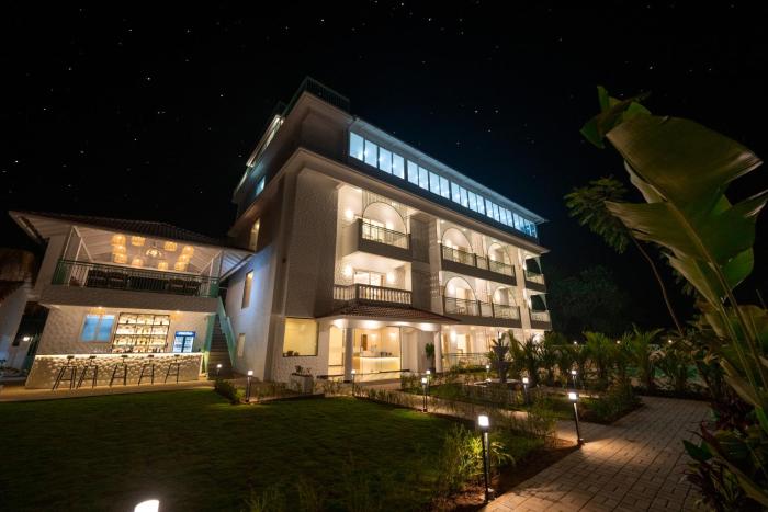 yellowstone resort arambol