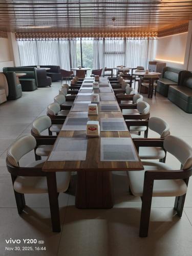 svm grand bowenpally