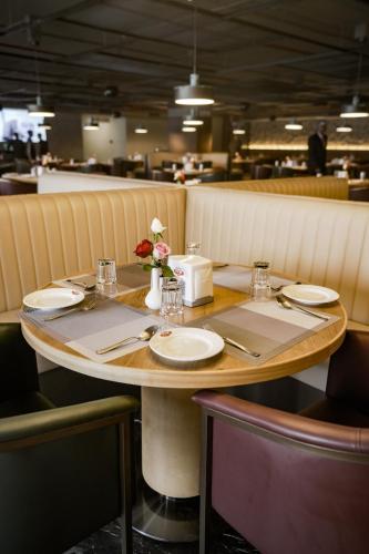 svm grand bowenpally