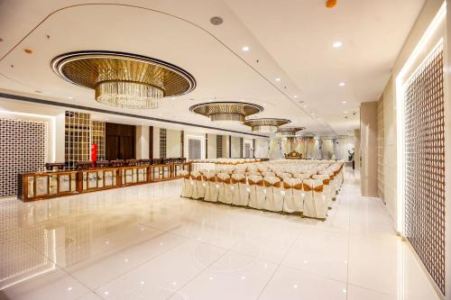 svm grand bowenpally