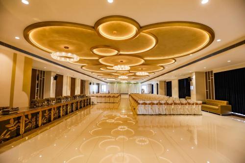 svm grand bowenpally