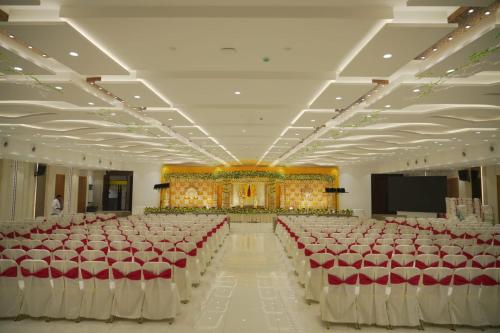 svm grand bowenpally