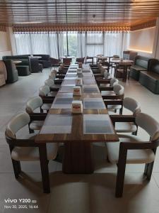 svm grand bowenpally