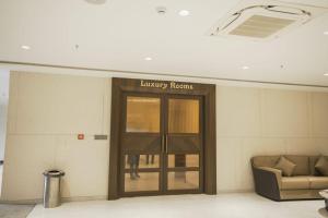 svm grand bowenpally